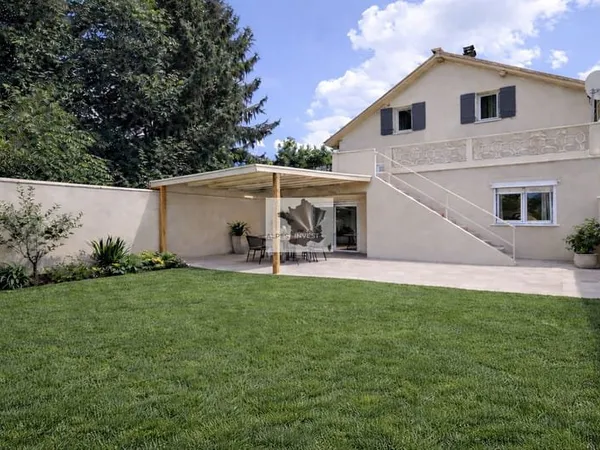MAISON INDIVIDUELLE TYPE T8 AVEC COUR, CAVE, JARDIN, TERRA