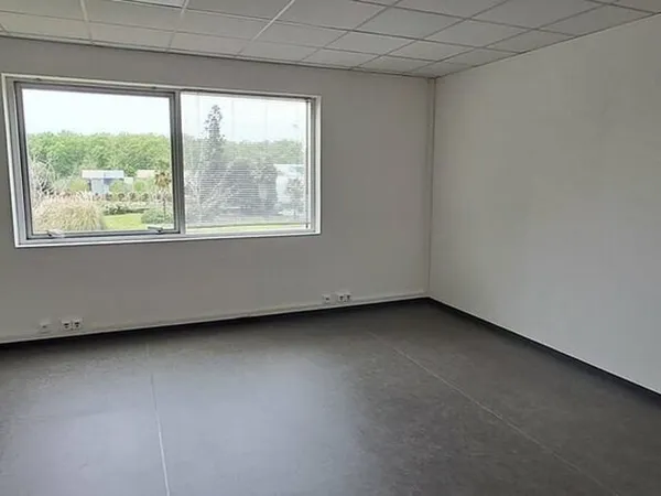 Bureaux 81 m²