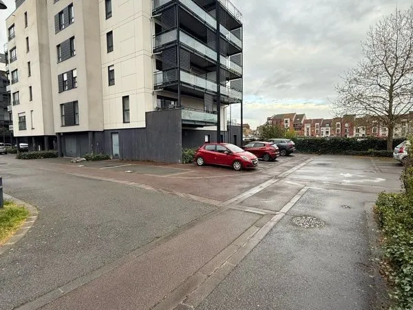 Place de parking Les Quais Sainte-Hélène