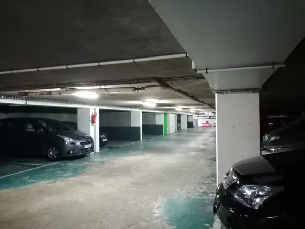 Loue parking 12m²