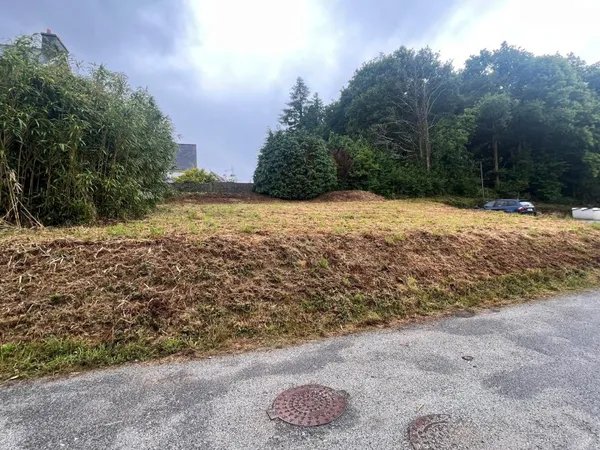 TERRAIN 517 M²