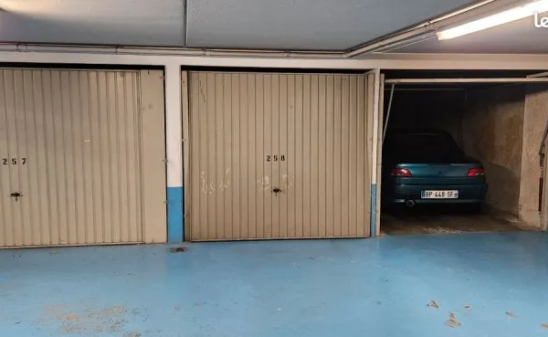 Location box place de parking
