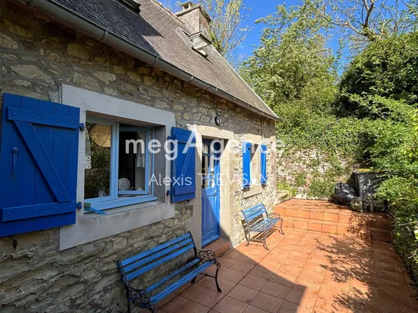 Maison en pierres à 100m de la Baie du Bizien, à Pouldouran
