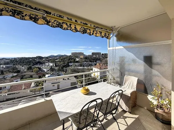 Appartement 2 pièces avec terrasse et parking