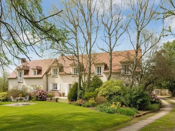 Maison 7 pièces 274 m²