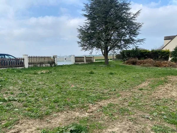 TERRAIN VIABILISE DE 246 M²