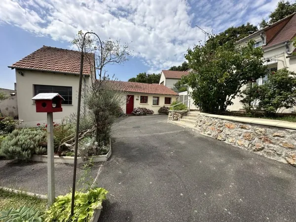 Maison 8 pièces 217 m²