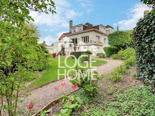 Maison 7 pièces 258 m²