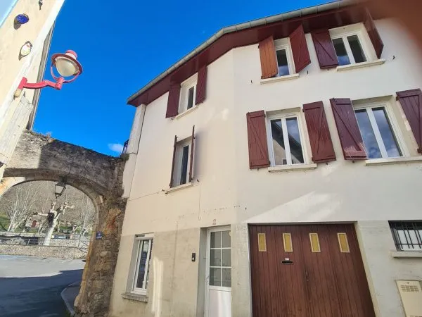 IMMEUBBLE 3 LOGEMENTS GARAGE.
