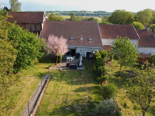Ancienne ferme rénovée 249m² - 5 chambres -dépendances - terrain