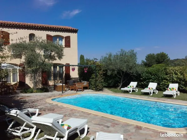 Colocation villa 4 ch 6 km AIRBUS clim réversible piscine jaccusi