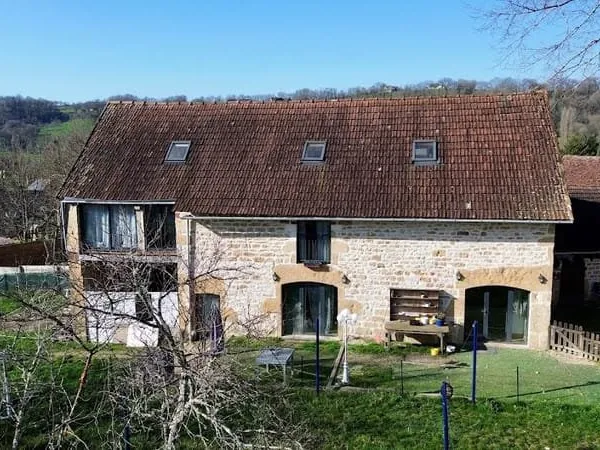 Maison 12 pièces 273 m²
