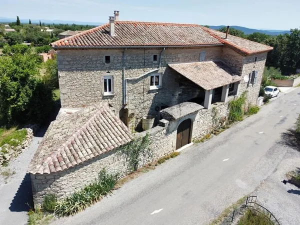 Maison en pierre à vendre