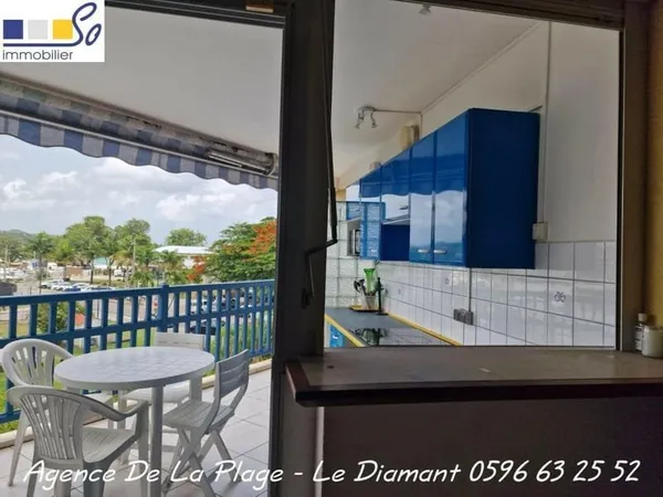 VENTE BEAU T2 EN DUPLEX MEUBLÉ - 50M PLAGE- LE DIAMANT MARTINIQUE