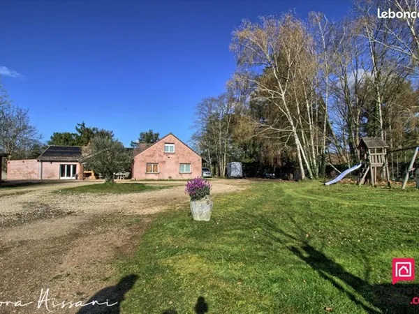 Maison 8 pièces 255 m²