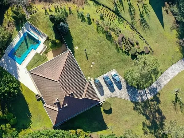Maison 10 pièces 320 m²