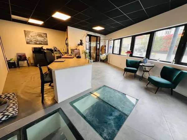 Bureaux 90 m²