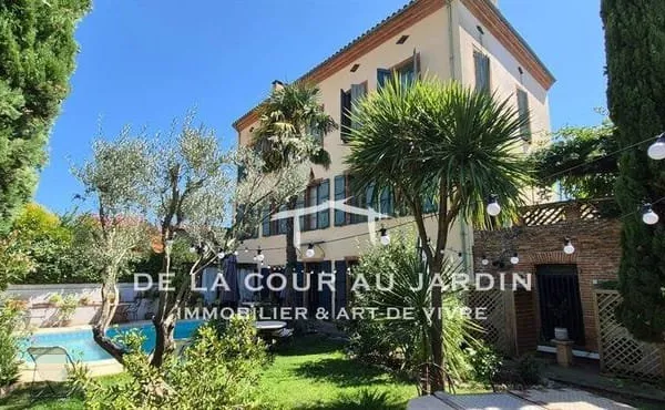Maison 12 pièces 460 m²