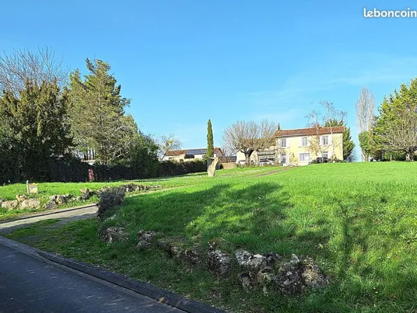 Maison de caractère en Pierres - 133 m² - Terrain d'exception 1 Ha - 5 pièces - 3 chambres - Exposée