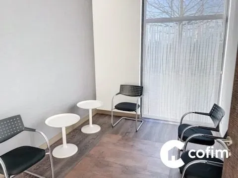 Local professionnel 111 m²