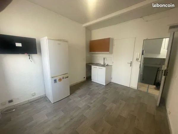 Studio 17m2 13004 meublé