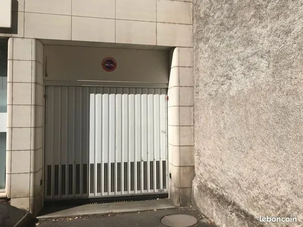 Parking 11 m² Tours