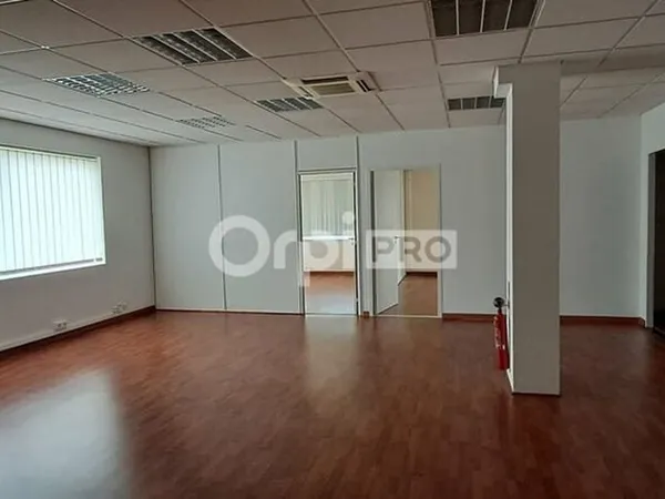 Bureaux 168 m²