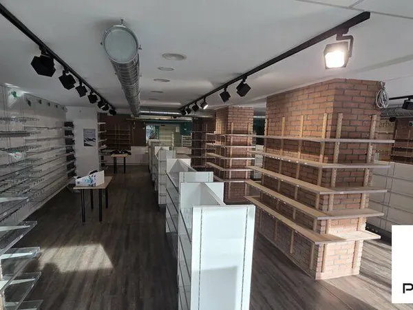 Local commercial 423 m² VOIRON