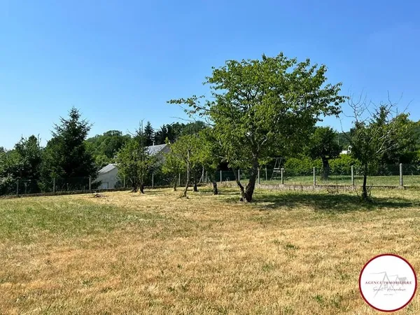 Terrain constructible St Amand - 1 602m²