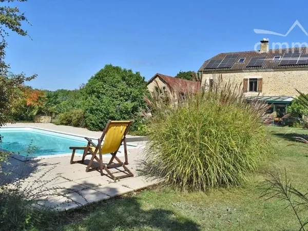 Maison 13 pièces 374 m²