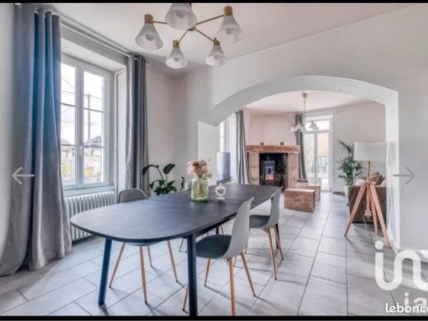 Maison 6/7 pièces avec jardin