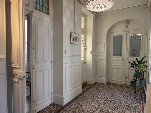 ORLEANS DUNOIS-maison bourgeoise à vendre-jardin et stationn