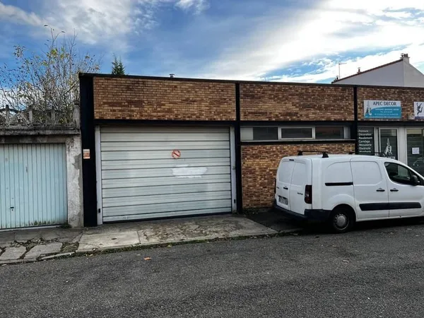 Local d'activité 84 m²