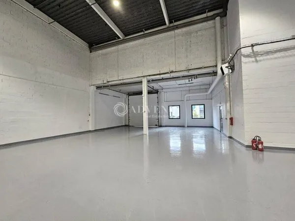 Local d'activité 630 m²