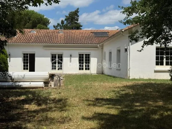 Maison 7 pièces 224 m²