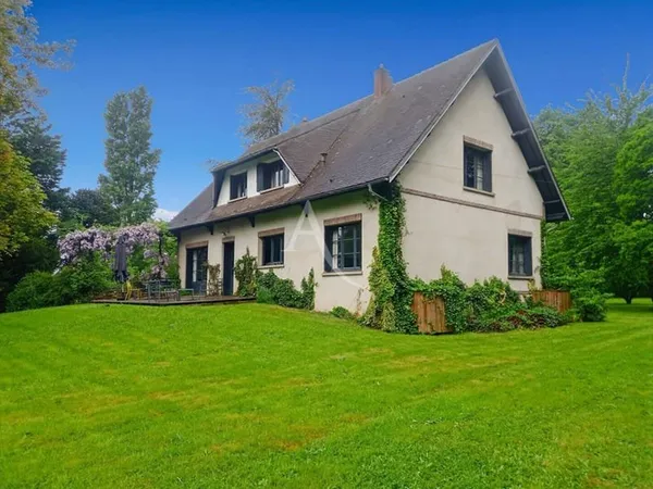 Maison de plain-pied 8 pièces 228 m²
