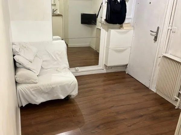 Studio Place de Clichy