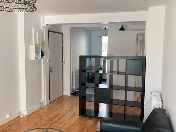 Loue appartement meublé T3 - 51 m² - entièrement rénové