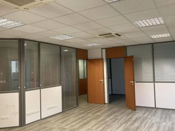 Bureaux 361 m²