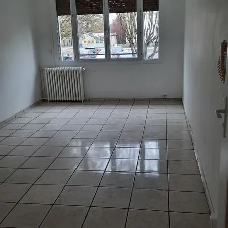 A louer f3 à creil