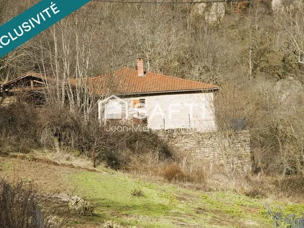 Je vous propose en Exclusivité, cette ferme en pierre du 19e siècle entièrement rénovée, située à 7 