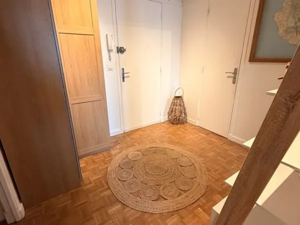 Appartement T3 rénové avec parking