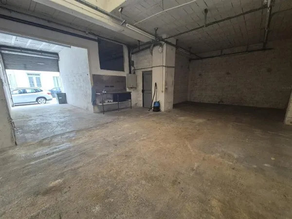 Nice Saint Roch local d'entrepot de 119,44m²
