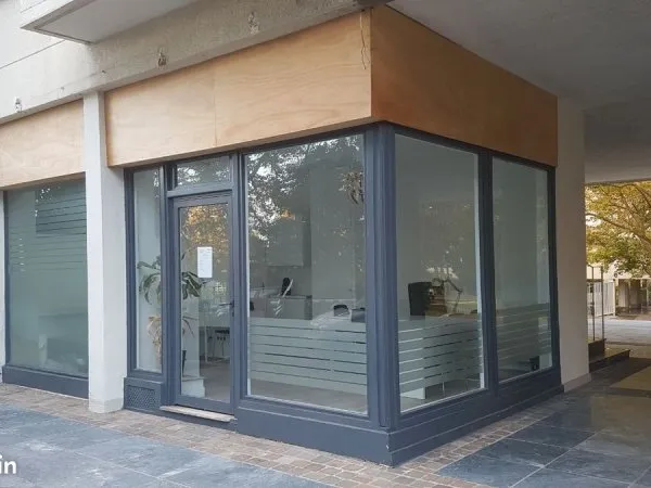 Saint-Cloud - Parc de la Bérengère - Local professionnel en angle de 27 m²
