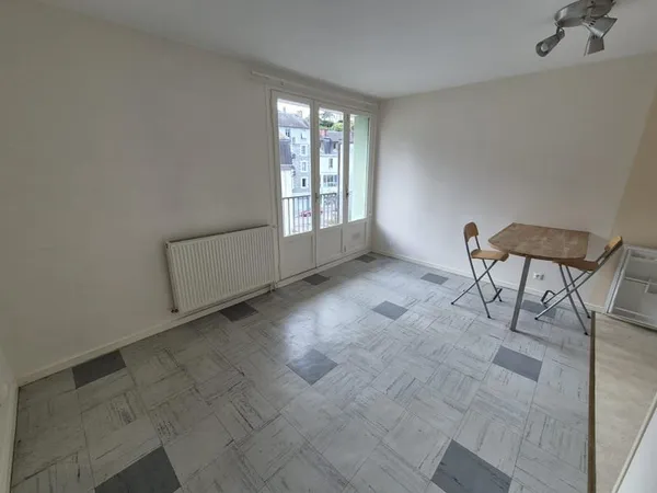 Appartement de 22.56m2 en location 300 EUR par mois à Tulle