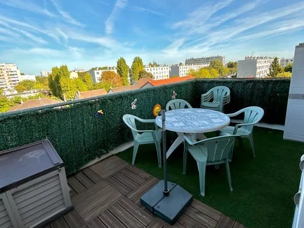 Appartement dernier étage avec terrasse sans vis à vis plein sud