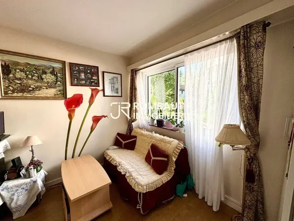Studio 1 pièce 12 m²