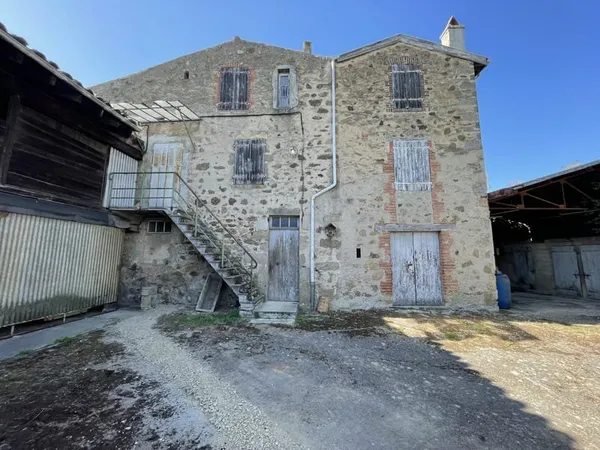DAVEZIEUX CENTRE ENSEMBLE IMMOBILIER A RESTAURER