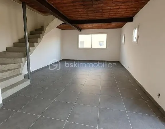 Maison 9 pièces 300 m²