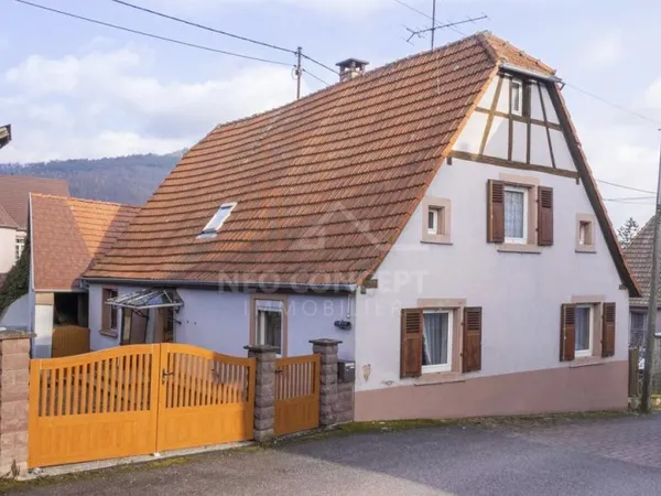 ZINSWILLER Maison alsacienne de 125 m2 avec dépendances et jardi